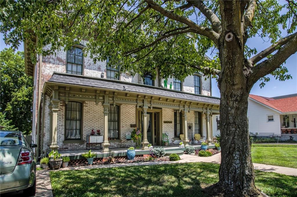 522 West Maple Avenue Independence, MO 64050 - Photo 4 of 44