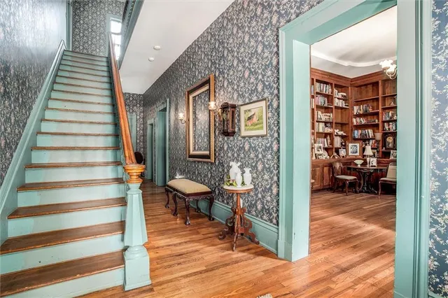 $395,000 | 522 West Maple Avenue, Independence, MO 64050