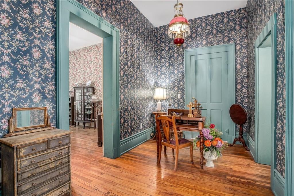 522 West Maple Avenue Independence, MO 64050 - Photo 7 of 44