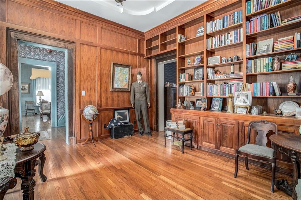 522 West Maple Avenue Independence, MO 64050 - Photo 8 of 44