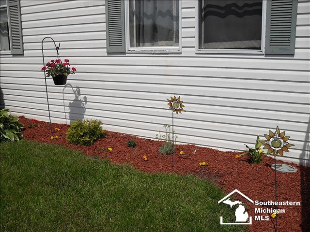 274 Fairfax Road Erie, MI 48133 - Photo 19 of 20 LANDSCAPING