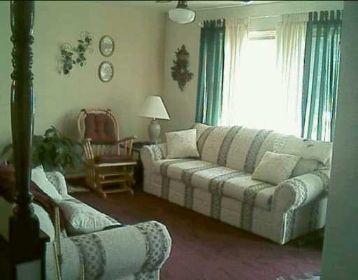 27 Carlsbad Road Plum, PA 15239 - Photo 2 of 5 Living Room.