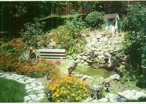 27 Carlsbad Road Plum, PA 15239 - Photo 4 of 5 Yard/Garden.