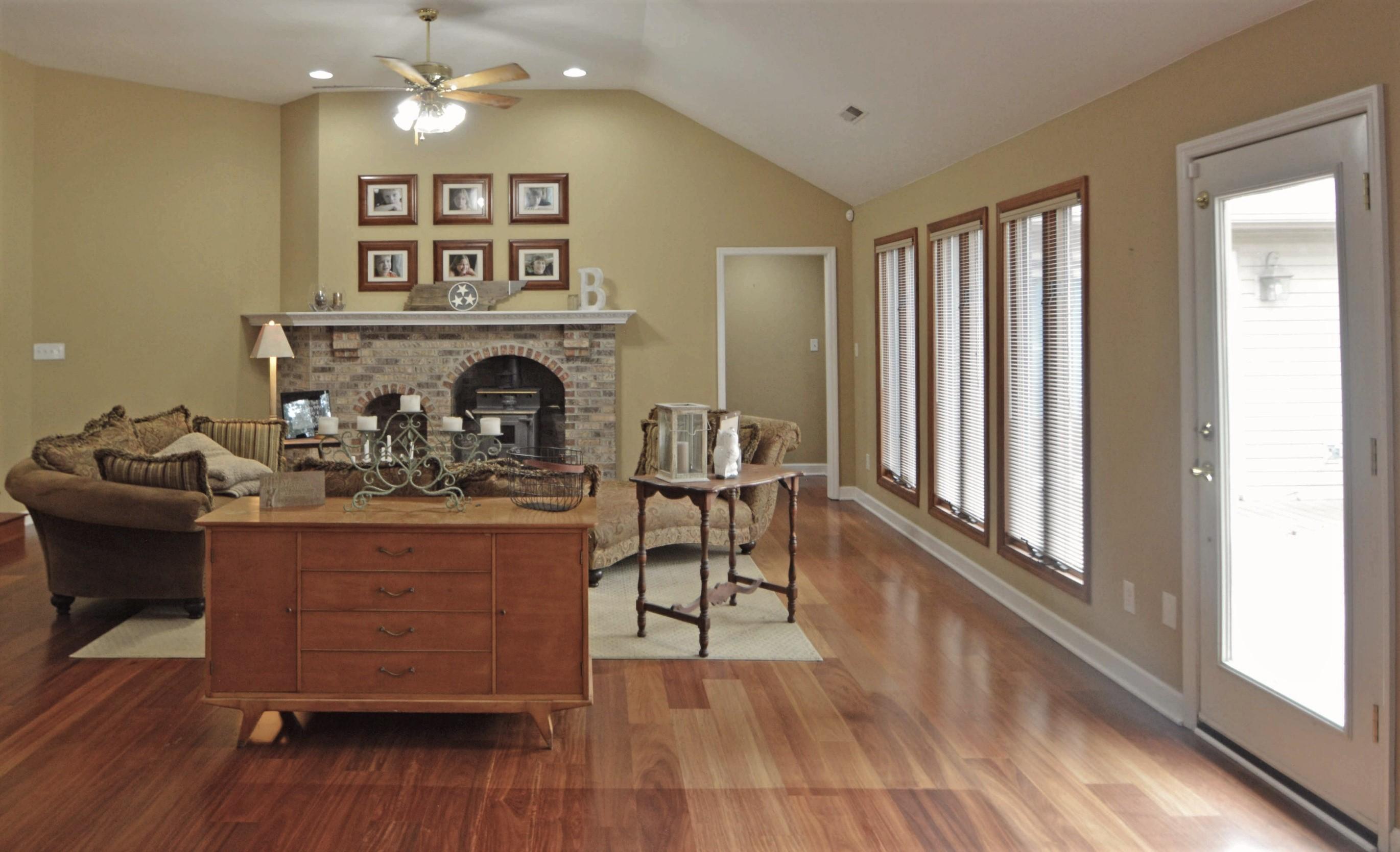 3901 Meredith Road Knoxville, TN 37921 - Photo 3 of 16 DSC_0148 (2)