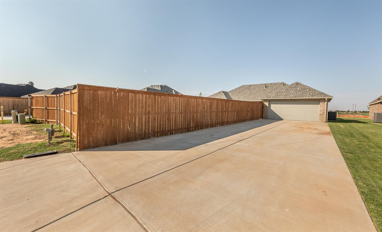 7002 103rd Street Lubbock, TX 79424 - Photo 28 of 28 a view of a terrace