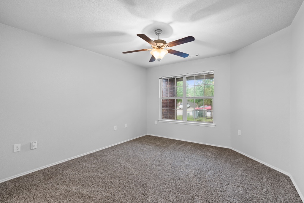 7204 Outfitter Drive Austin, TX 78744 - Photo 12 of 33