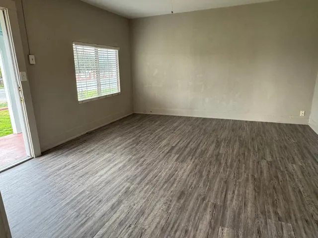 $225,000 | 257 East Vandalia Avenue, Porterville, CA 93257