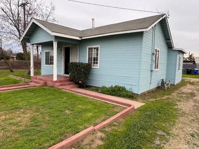 $225,000 | 257 East Vandalia Avenue, Porterville, CA 93257