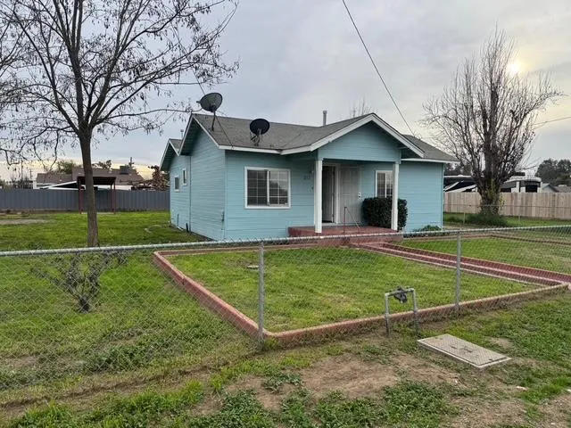 $225,000 | 257 East Vandalia Avenue, Porterville, CA 93257