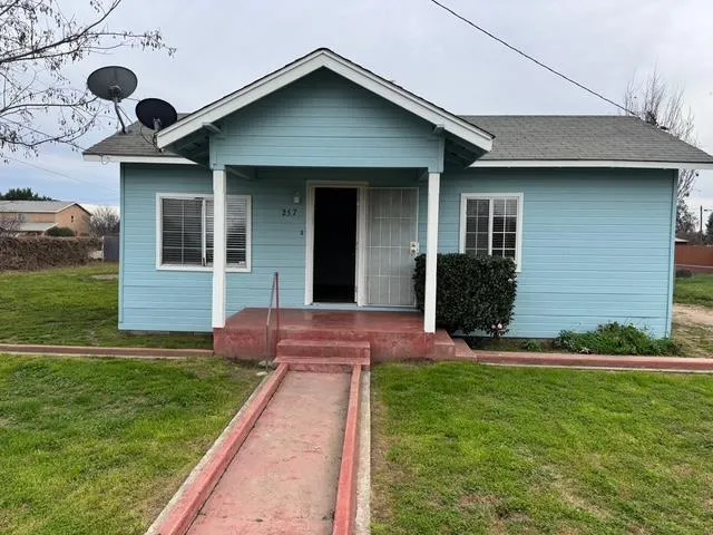 $225,000 | 257 East Vandalia Avenue, Porterville, CA 93257