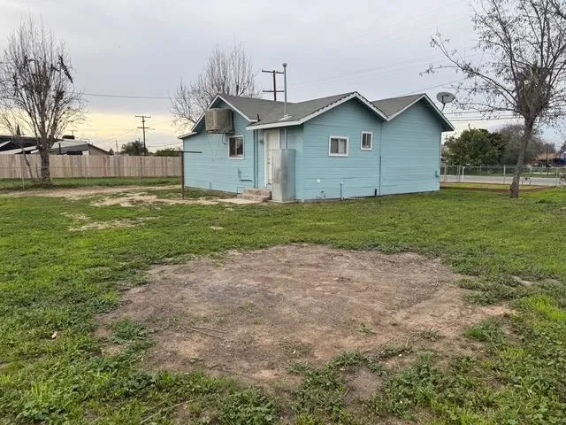 $225,000 | 257 East Vandalia Avenue, Porterville, CA 93257