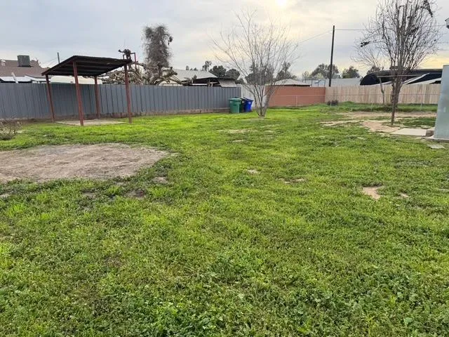$225,000 | 257 East Vandalia Avenue, Porterville, CA 93257