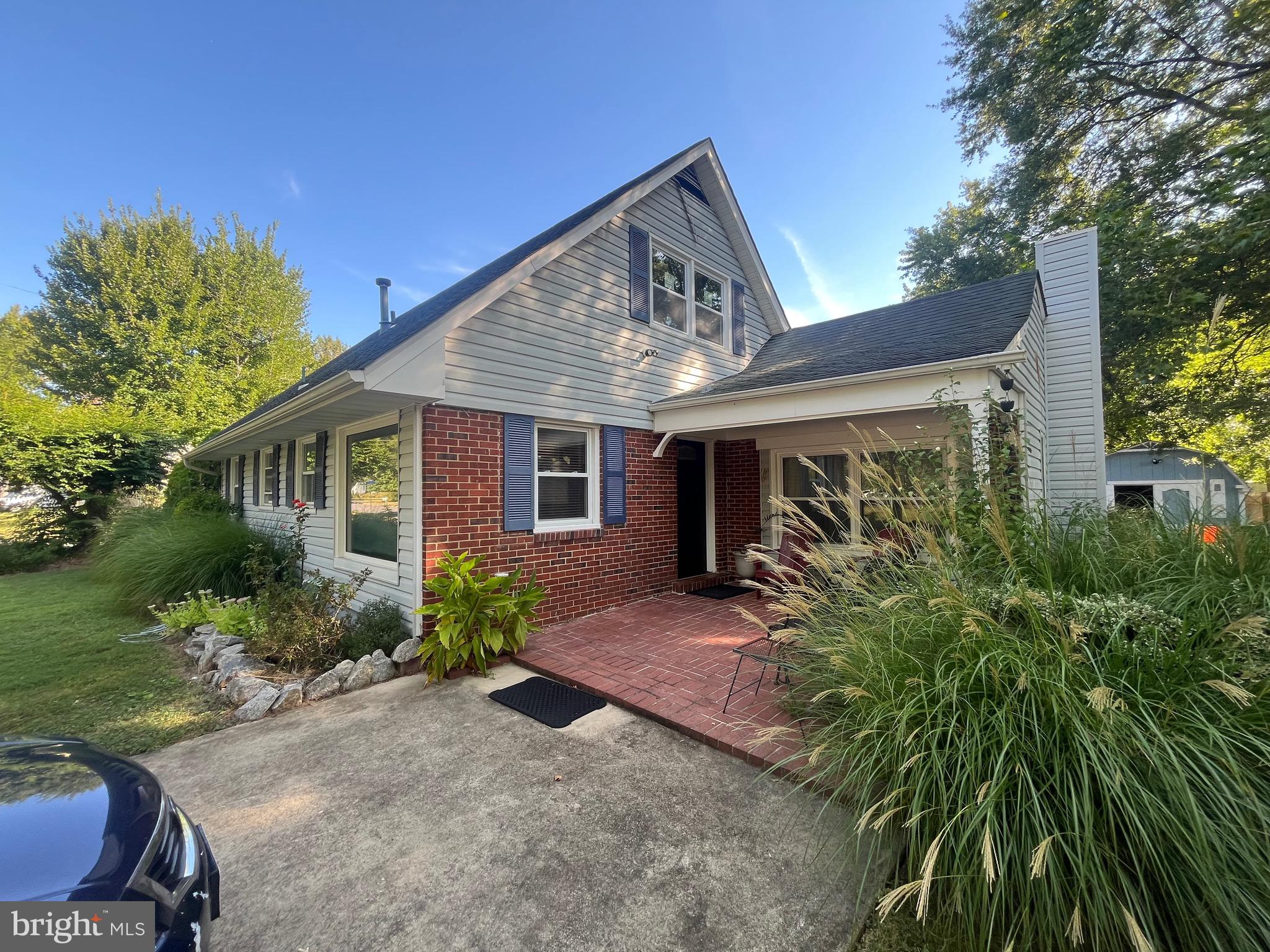 8139 Keeler Street Alexandria, VA 22309 - Photo 41 of 49 a front view of a house with garden