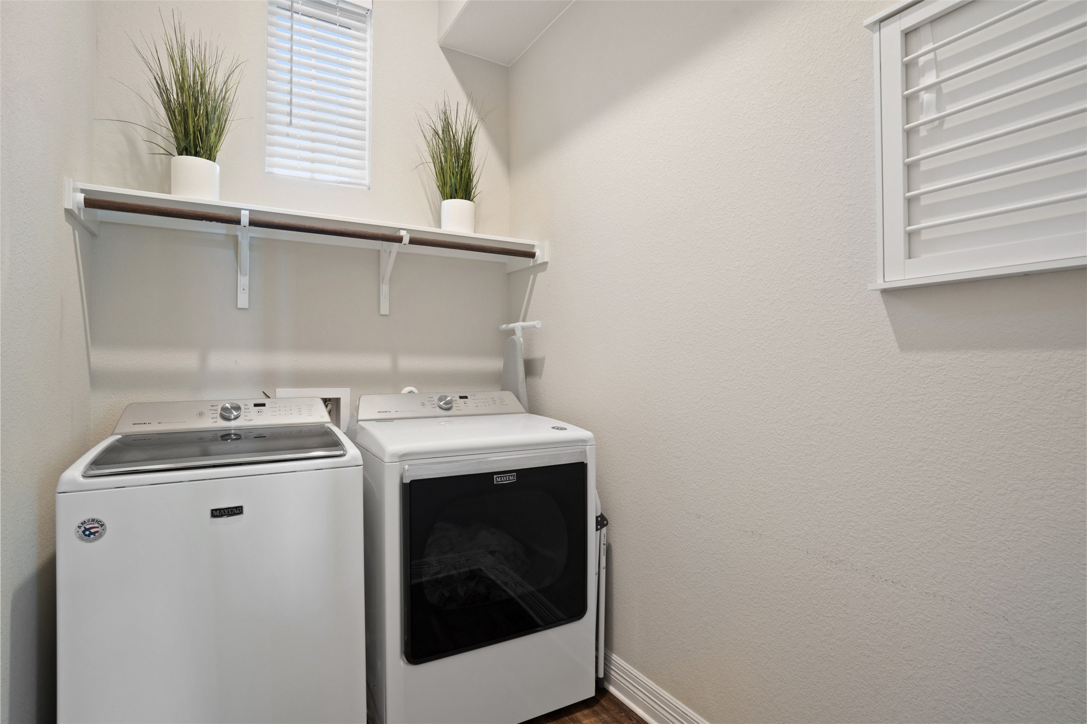 17805 Limestone Spring Lane Austin, TX 78738 - Photo 28 of 39 Washer/Dryer included