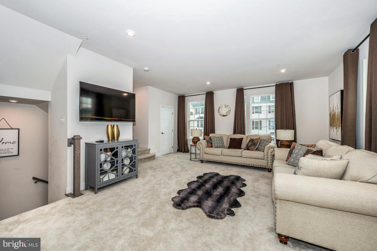 324 Pemberton Park Lane Frederick, MD 21703 - Photo 9 of 33