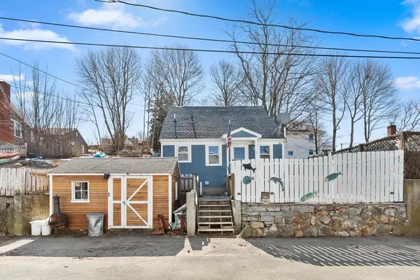 $569,800 | 3 Rockland Street, Gloucester, MA 01930