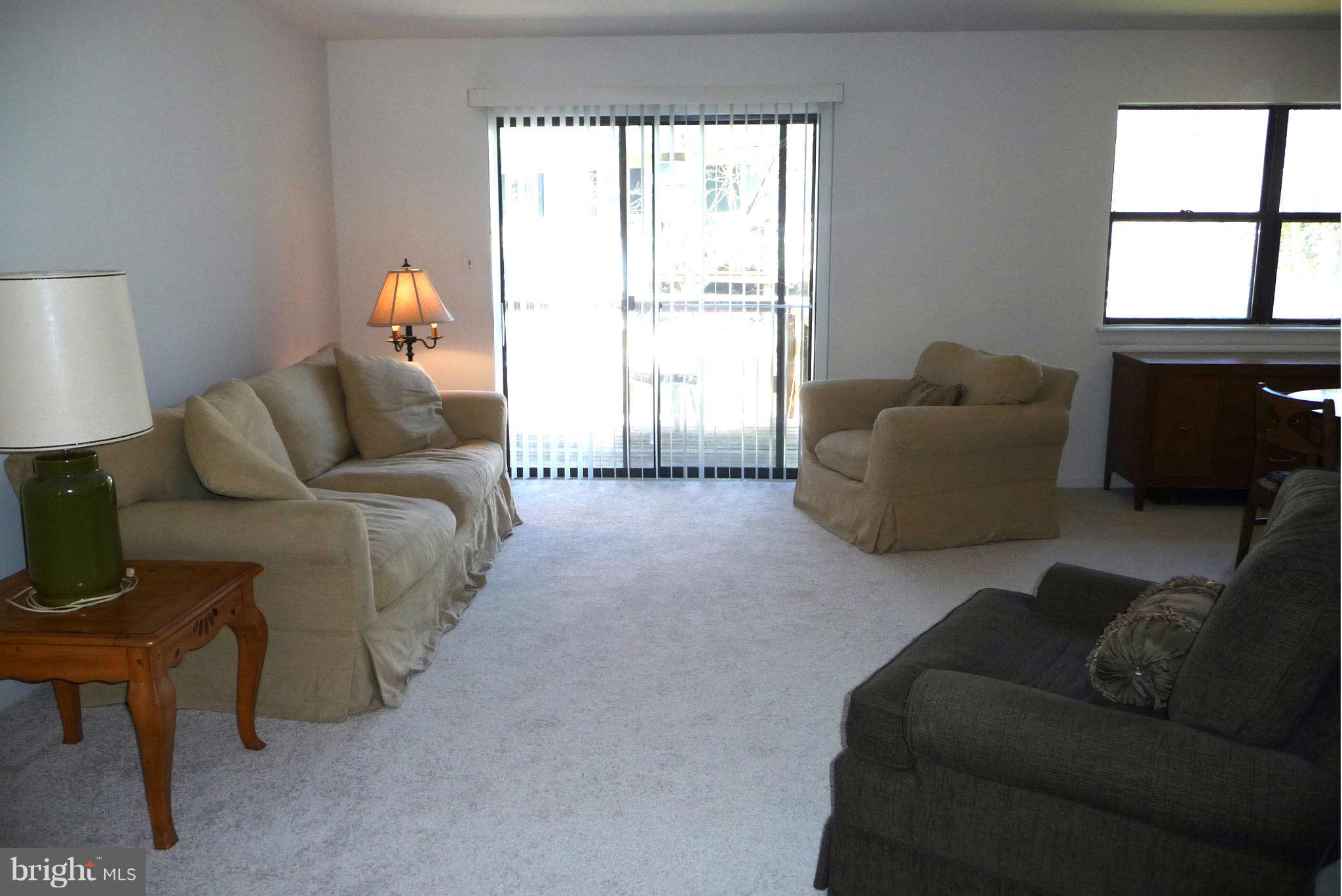 2980 Valley View Road Annapolis, MD 21401 - Photo 3 of 24 Living Room