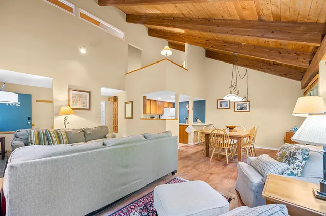 $445,000 | 102 Upper Phase Road, Unit 102, Warren, VT 05674