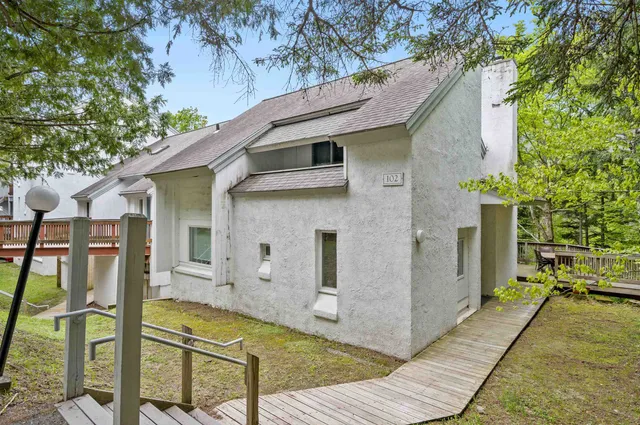 $445,000 | 102 Upper Phase Road, Unit 102, Warren, VT 05674