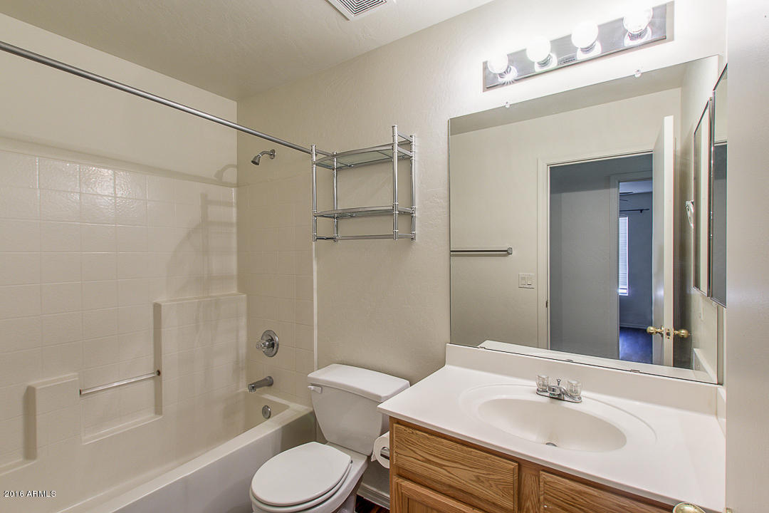 7573 West Ocotillo Road Glendale, AZ 85303 - Photo 11 of 16 BATHROOM 3
