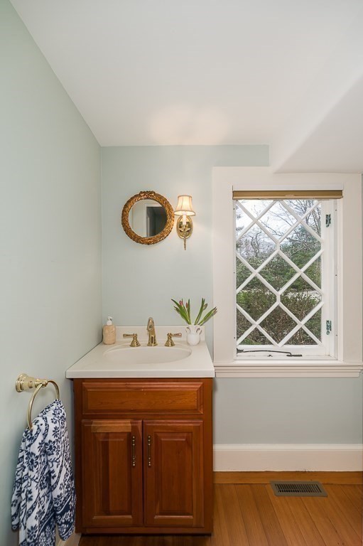 12 Proctor Street Manchester, MA 01944 - Photo 13 of 41 Gallery Image 13