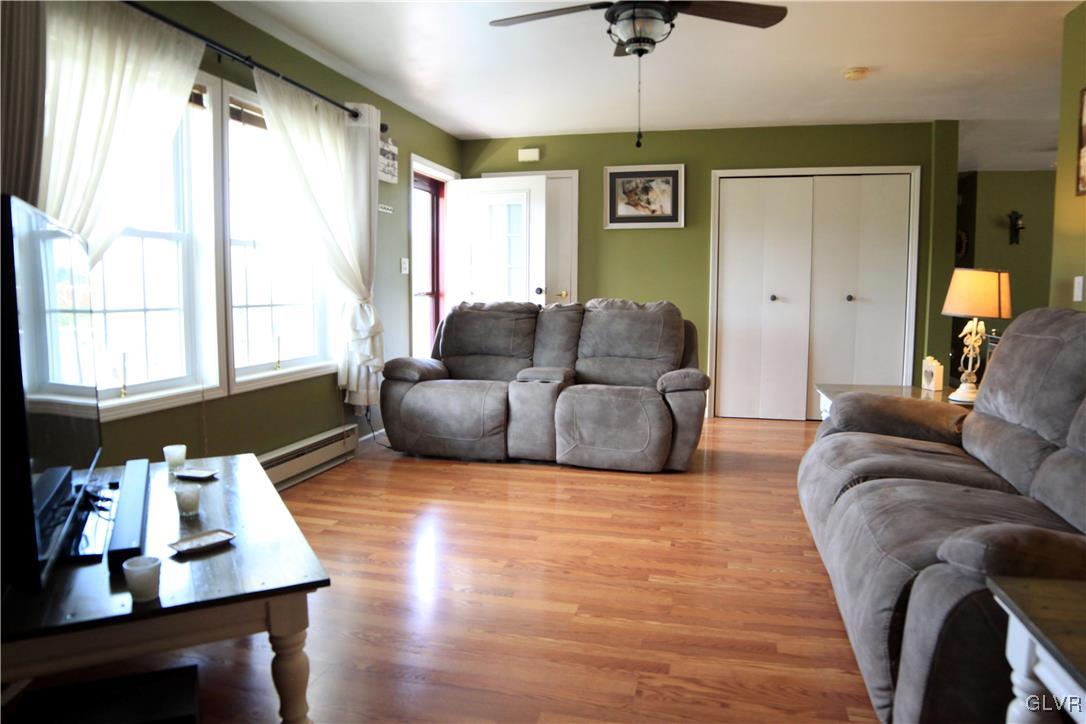 206 Church Road Kunkletown, PA 18058 - Photo 10 of 40 Living room
