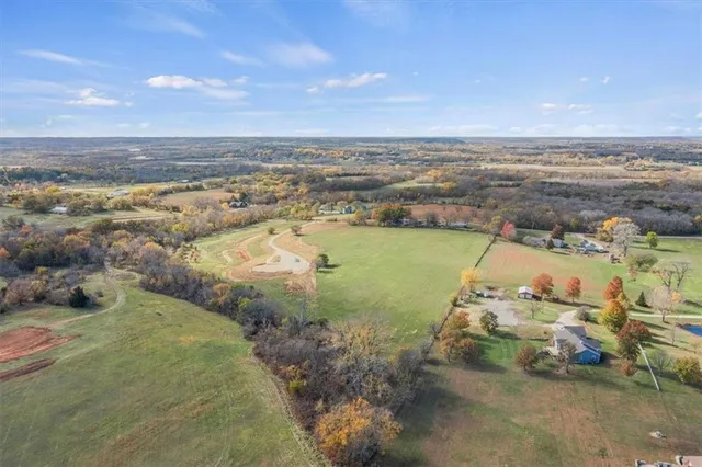 $375,000 | 20 East Acres M/l E 1700th Road, Lawrence, KS 66046