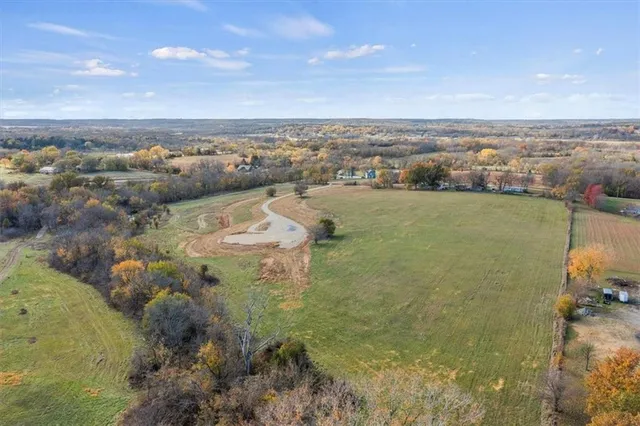 $375,000 | 20 East Acres M/l E 1700th Road, Lawrence, KS 66046