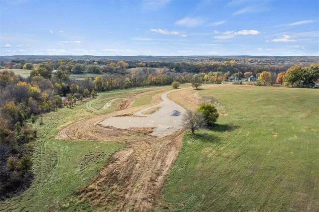 $375,000 | 20 East Acres M/l E 1700th Road, Lawrence, KS 66046