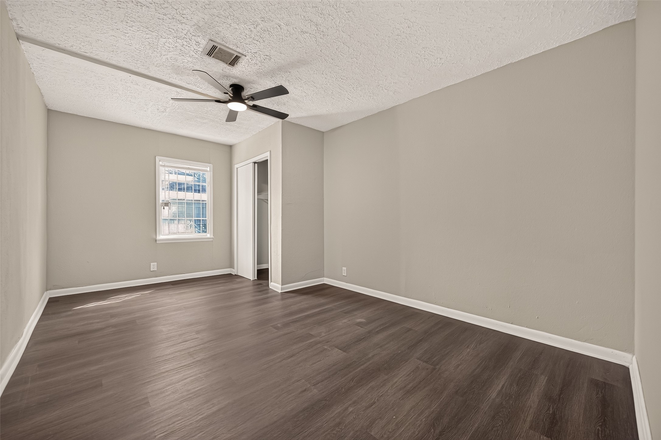 917 Defender Street Houston, TX 77029 - Photo 23 of 29 Gallery Image 23