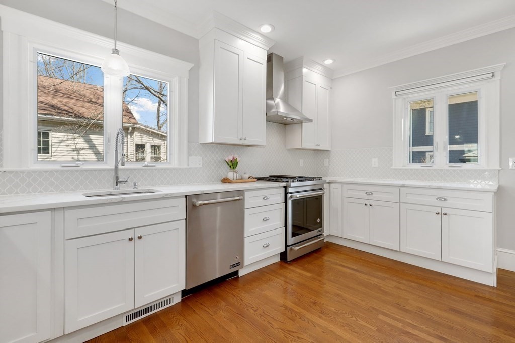 16 Ricker Road, Unit 1 Newton, MA 02458 - Photo 4 of 39 Gallery Image 4