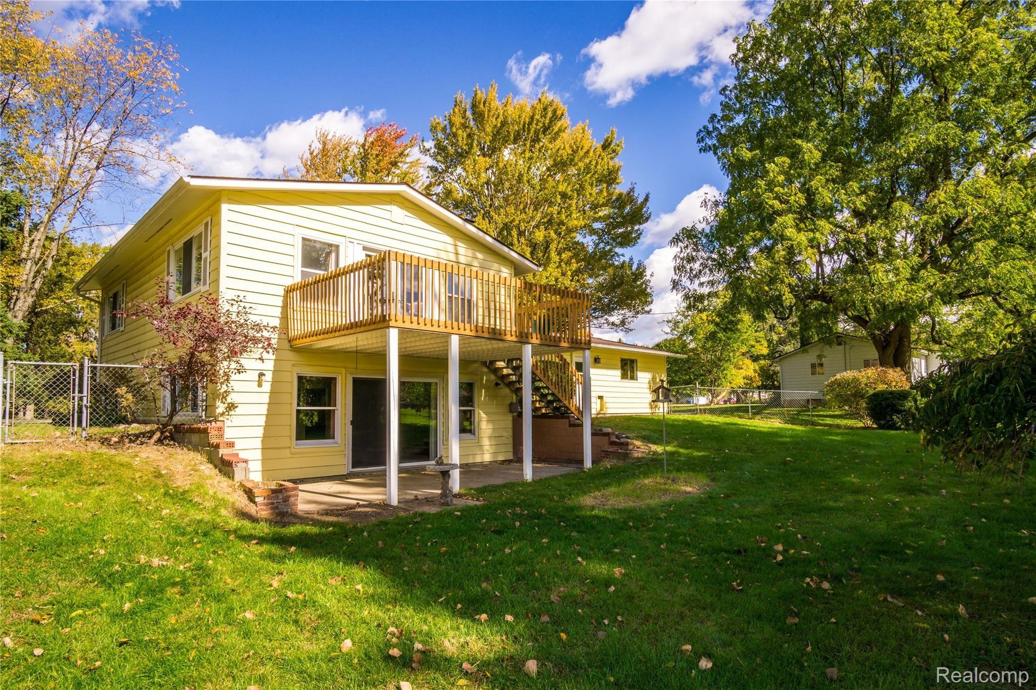 3217 Rolston Road Fenton, MI 48430 - Photo 24 of 30 Exteriors (6 of 13).JPG