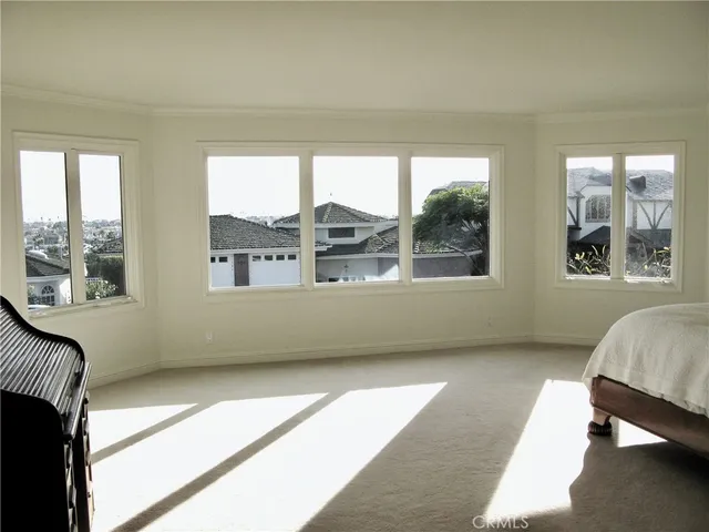 $14,000 | 900 Kings Road, Newport Beach, CA 92663