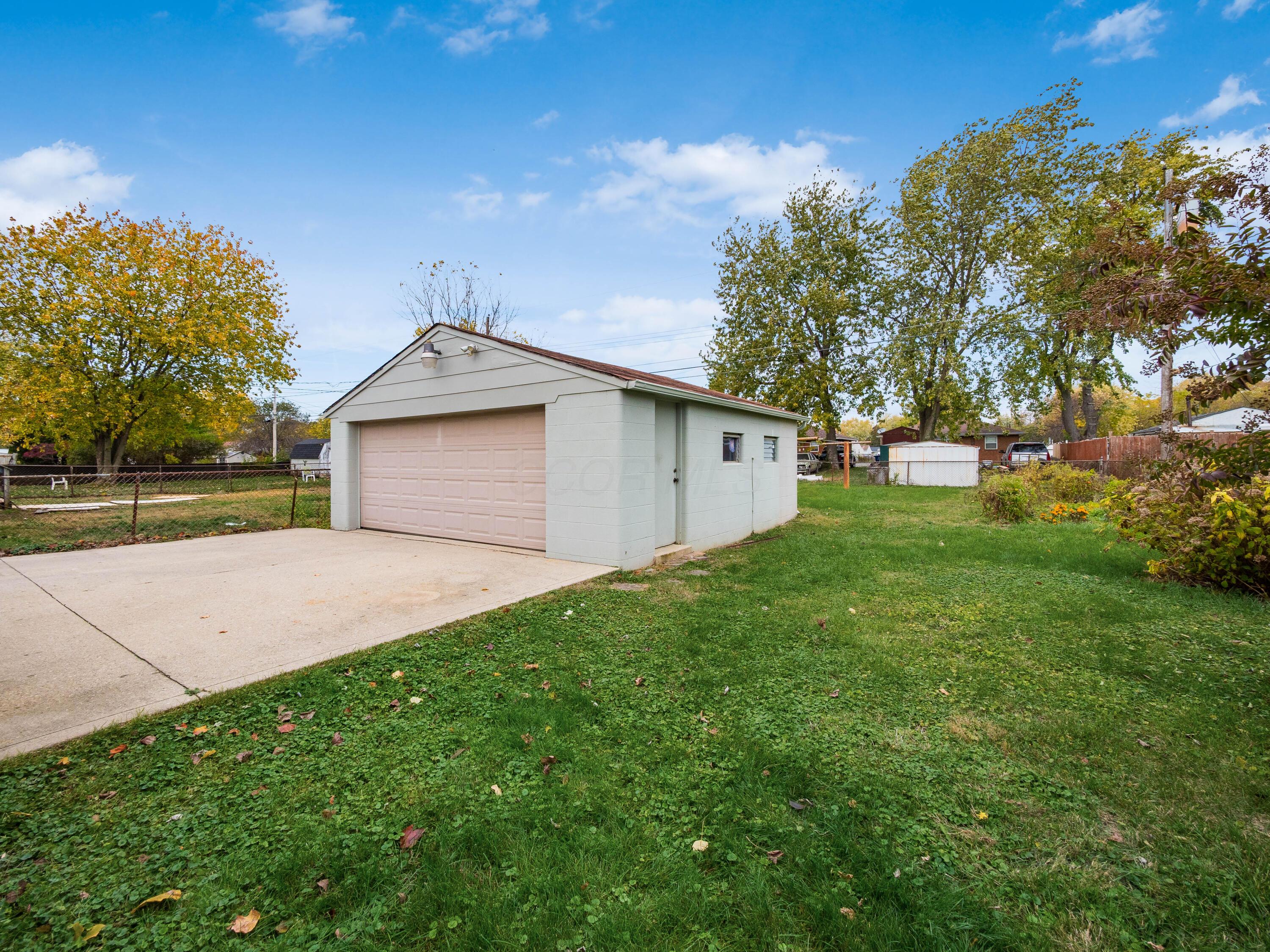 696 Williams Road Columbus, OH 43207 - Photo 36 of 39 A_696_Buttles_067