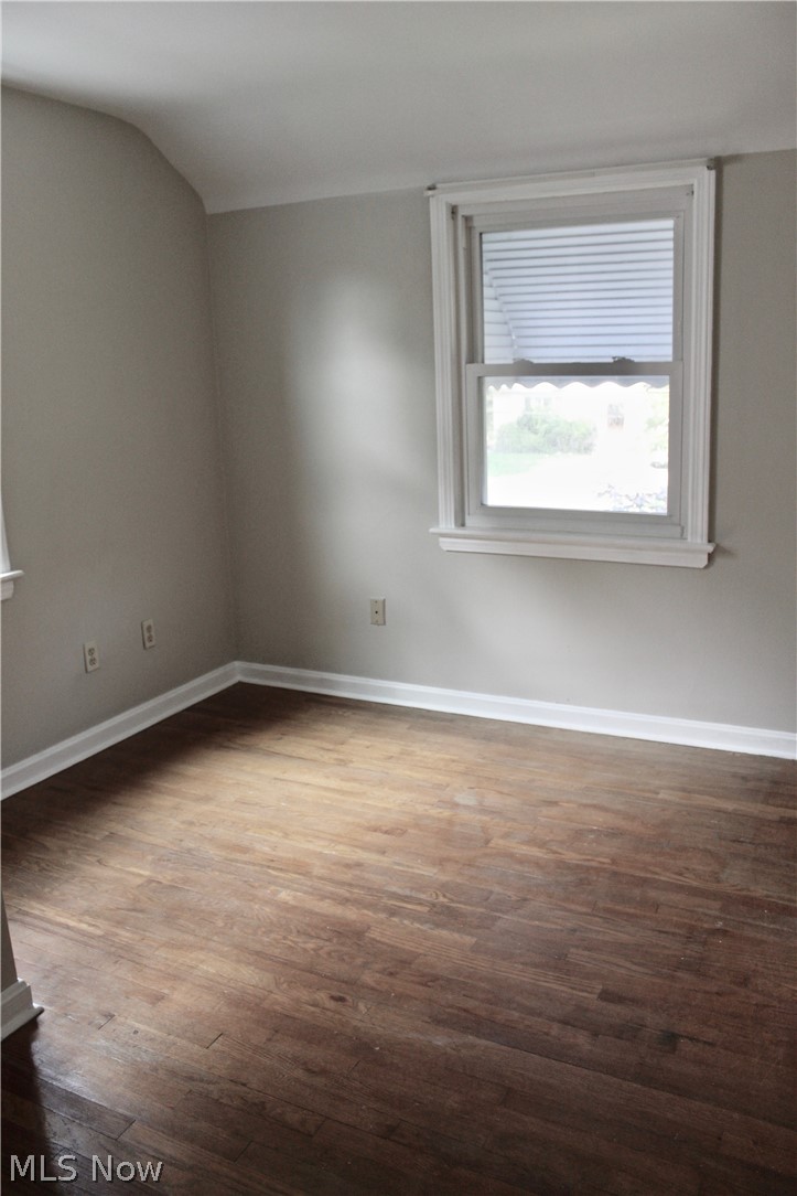 1219 Dorsh Road Cleveland, OH 44121 - Photo 13 of 17
