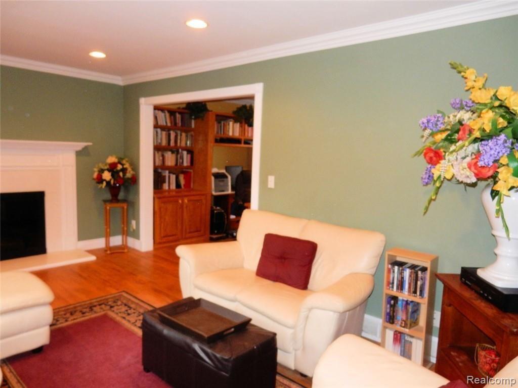 183 East Maryknoll Road Rochester Hills, MI 48309 - Photo 8 of 38