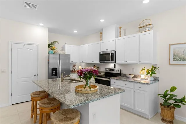 $299,000 | 1198 Lido Drive, Howey-in-the-Hills, FL 34737