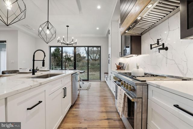 $2,884,598 | 6535 Ivy Hill Drive, McLean, VA 22101