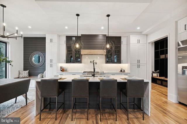 $2,884,598 | 6535 Ivy Hill Drive, McLean, VA 22101