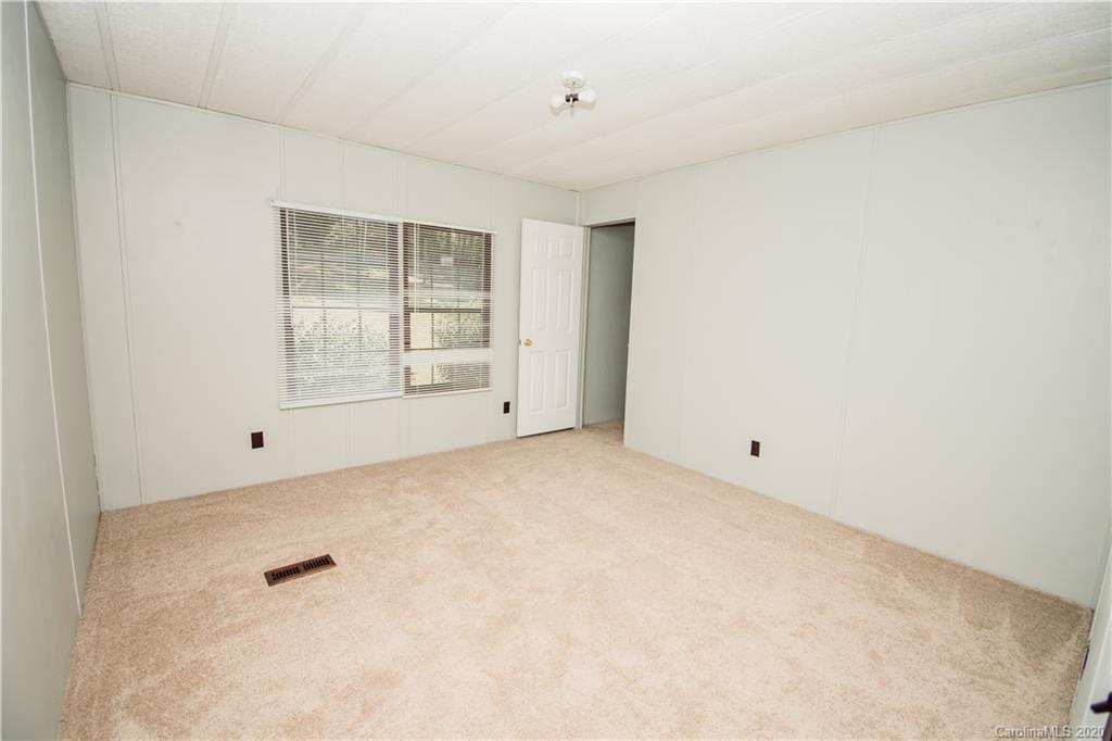 1631 Windermere Road Mount Holly, NC 28120 - Photo 8 of 26 Gallery Image 8