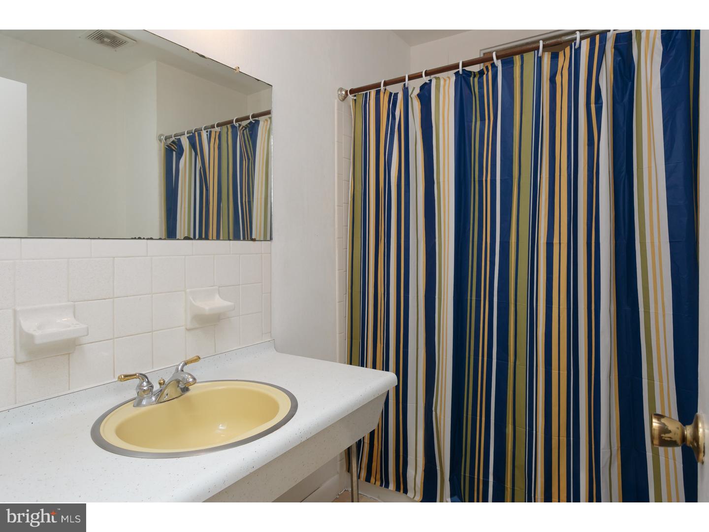209 Winston Road Mount Laurel, NJ 08054 - Photo 17 of 25 Bathroom