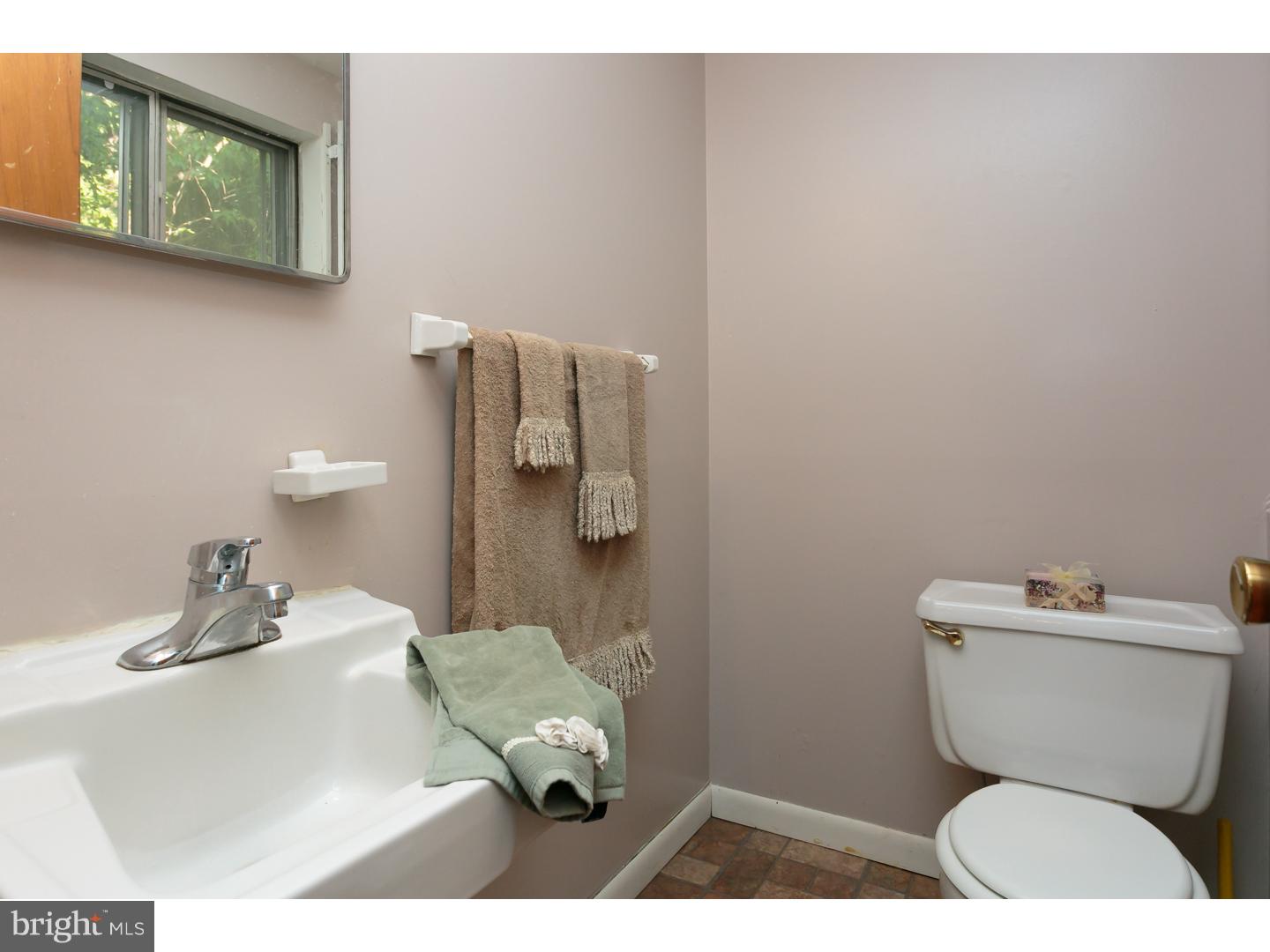 209 Winston Road Mount Laurel, NJ 08054 - Photo 22 of 25 Bathroom