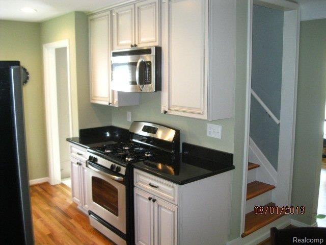 Kitchen2.jpg