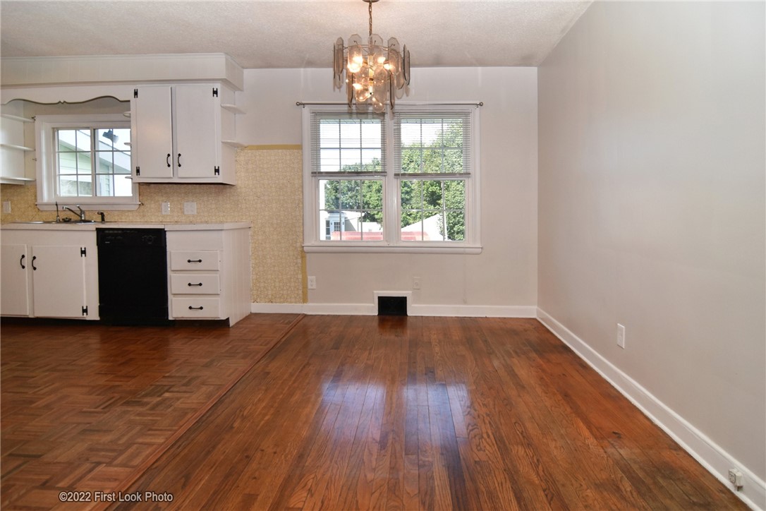 41 Mathias Avenue Tiverton, RI 02878 - Photo 13 of 38 Gallery Image 13