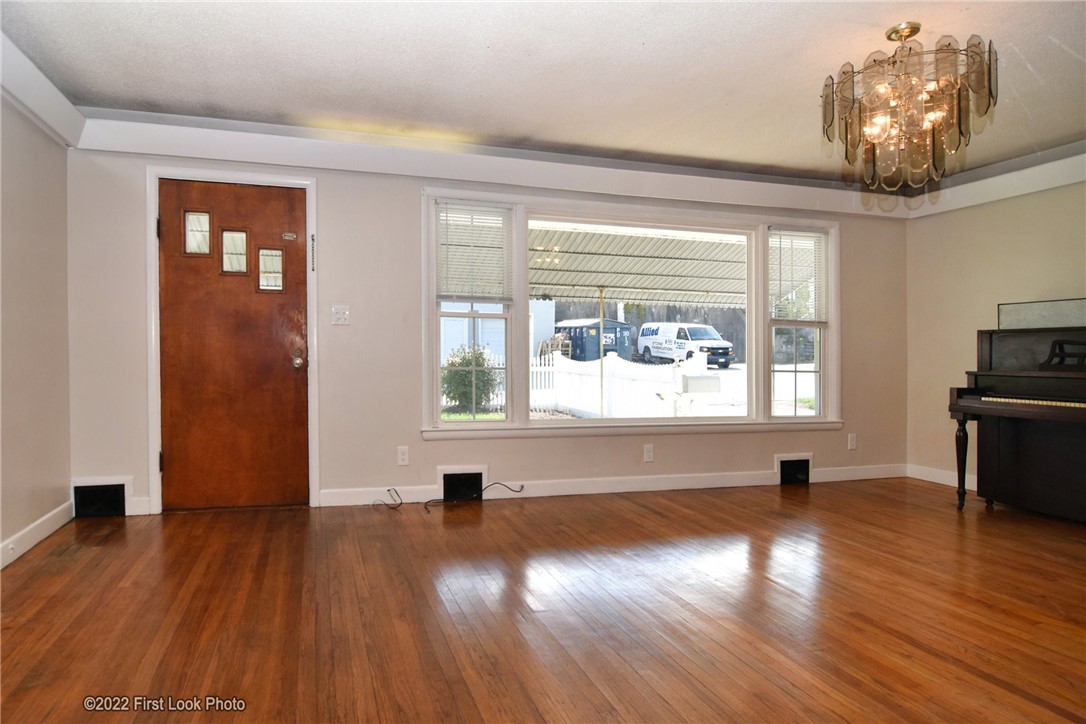 41 Mathias Avenue Tiverton, RI 02878 - Photo 3 of 38 Gallery Image 3