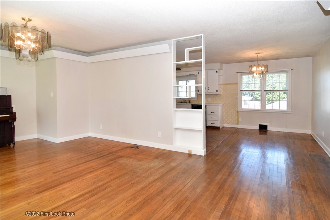 41 Mathias Avenue Tiverton, RI 02878 - Photo 6 of 38 Gallery Image 6