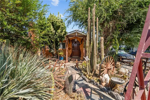 $875,000 | 7300 Sylvia Avenue, Reseda, CA 91335