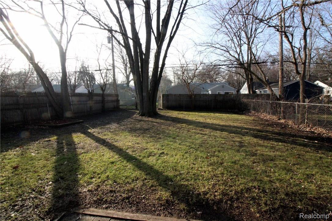 623 Stratford Road Ferndale, MI 48220 - Photo 25 of 30 IMG_9795.JPG