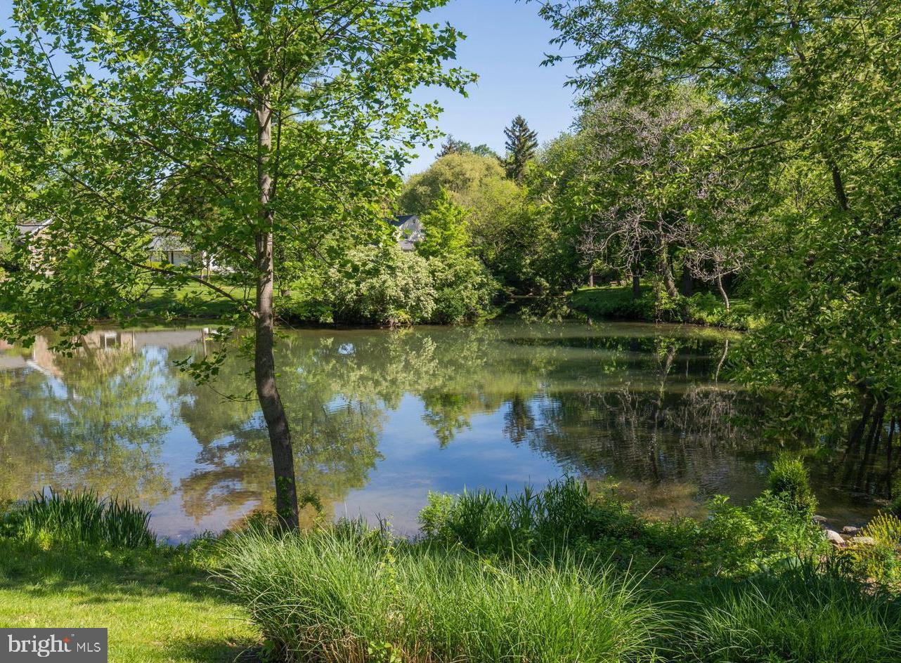 421 Old Forge Crossing Devon, PA 19333 - Photo 3 of 14