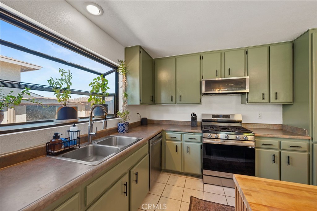1210 East Foster Road, Unit B Santa Maria, CA 93455 - Photo 14 of 38 Gallery Image 14